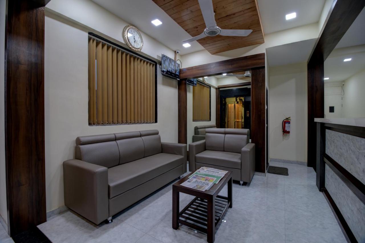 Hotel Mourya Residency Нави Мумбаи Экстерьер фото