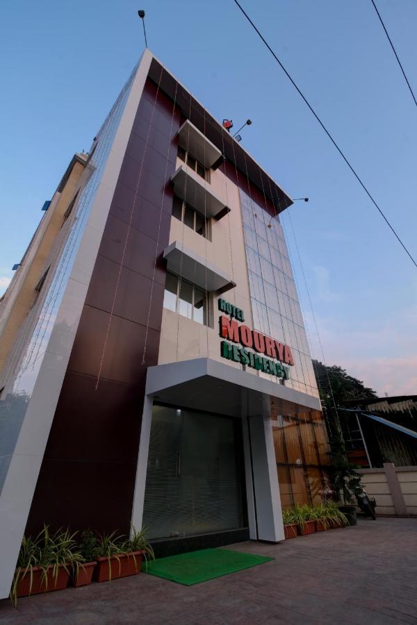 Hotel Mourya Residency Нави Мумбаи Экстерьер фото