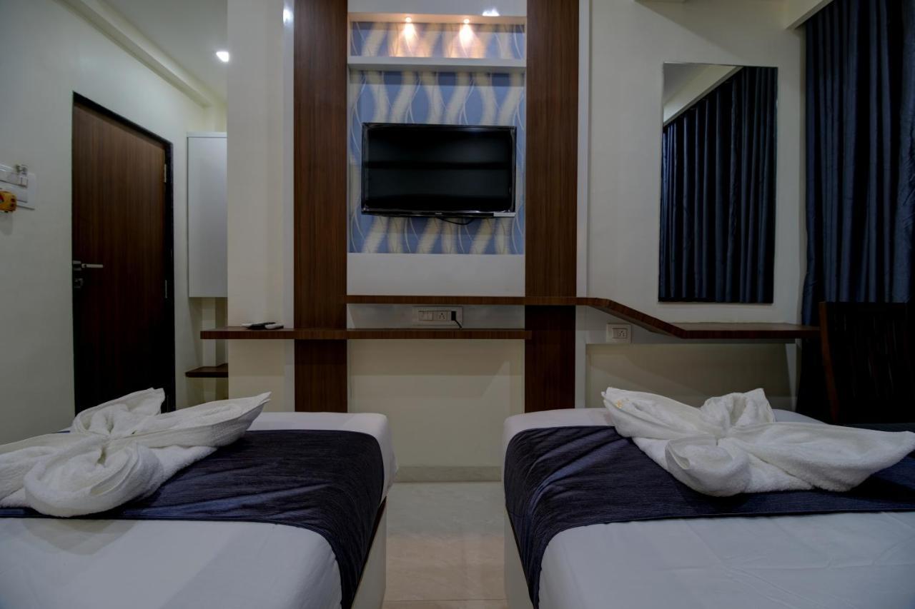 Hotel Mourya Residency Нави Мумбаи Экстерьер фото